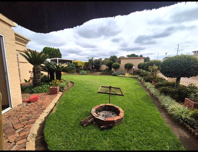 3 BEDROOM TOWNHOUSE FOR SALE IN ARCON PARK